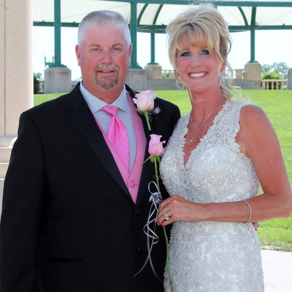 Meet your Posher, Lisa - Picture 2 of 2